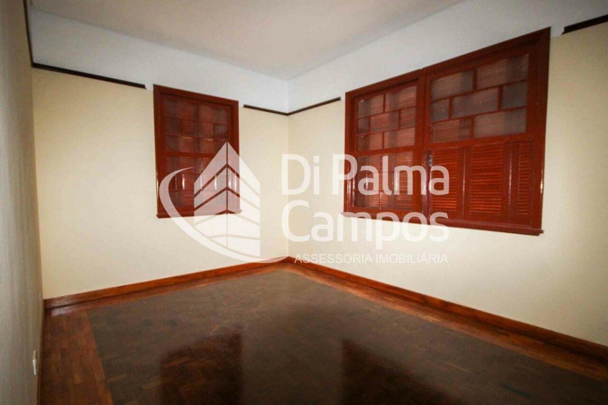 Casa residencial de 248m² com 3 quartos, 4 vagas para alugar no bairro Ipiranga