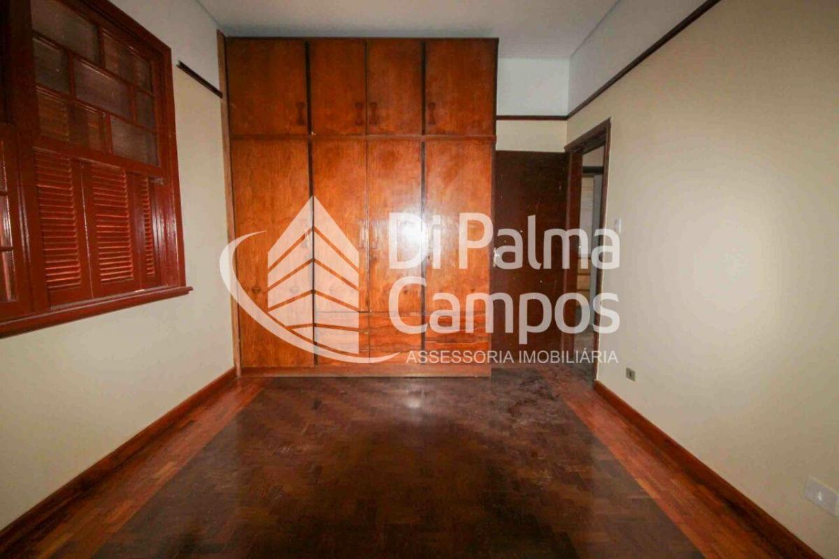 Casa residencial de 248m² com 3 quartos, 4 vagas para alugar no bairro Ipiranga