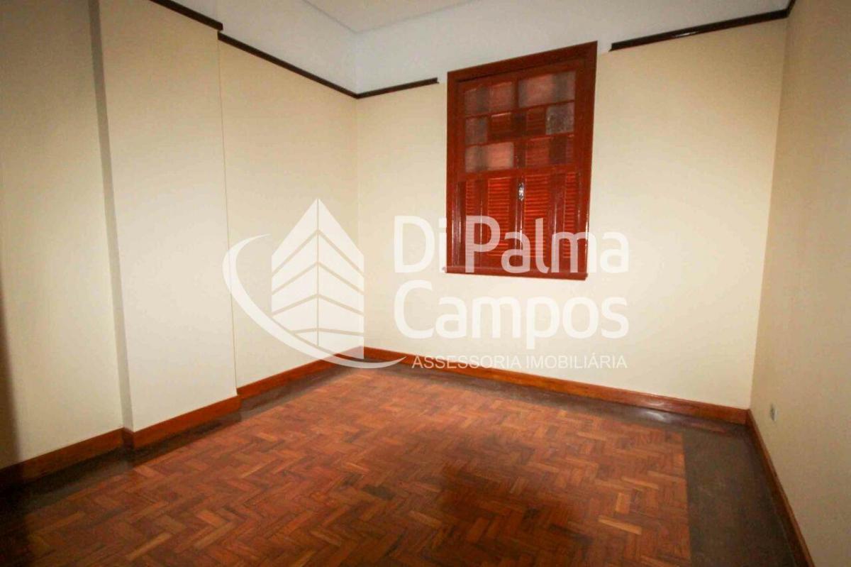 Casa residencial de 248m² com 3 quartos, 4 vagas para alugar no bairro Ipiranga