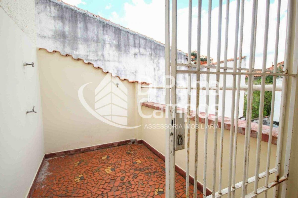 Casa residencial de 248m² com 3 quartos, 4 vagas para alugar no bairro Ipiranga