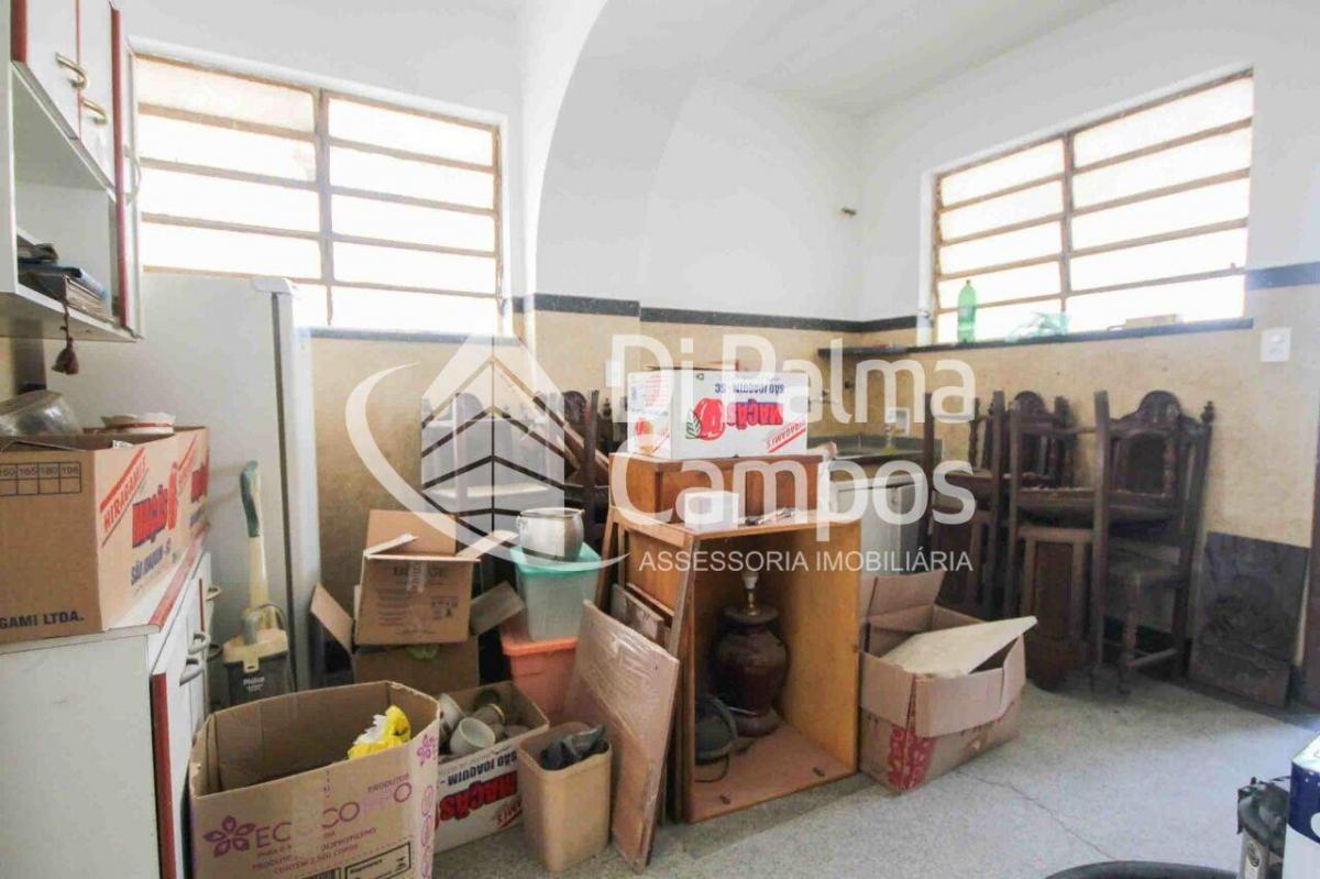 Casa residencial de 248m² com 3 quartos, 4 vagas para alugar no bairro Ipiranga