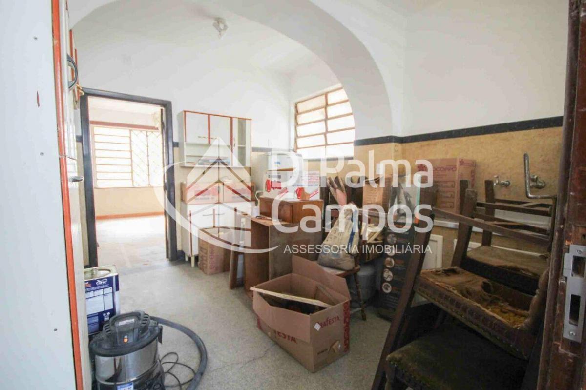 Casa residencial de 248m² com 3 quartos, 4 vagas para alugar no bairro Ipiranga