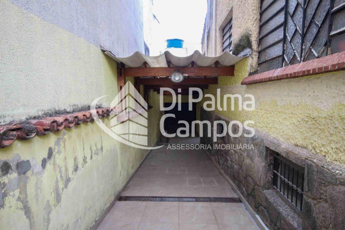 Casa residencial de 248m² com 3 quartos, 4 vagas para alugar no bairro Ipiranga