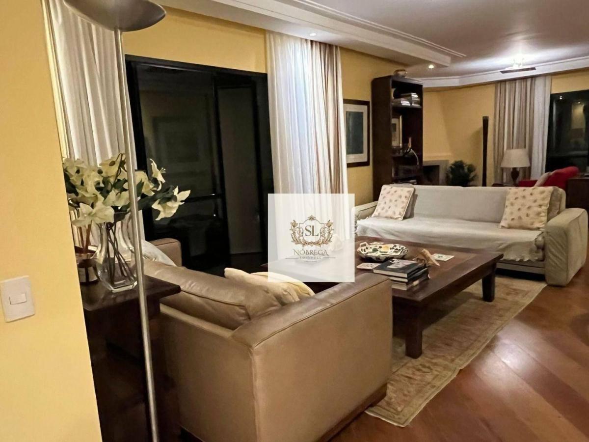 CAMPO BELO – APTO 205M2 – 4 DORM. – 3 SUÍTES – CLOSET -AR COND. – LAREIRA – AREA DE SERV. COMPLETO –