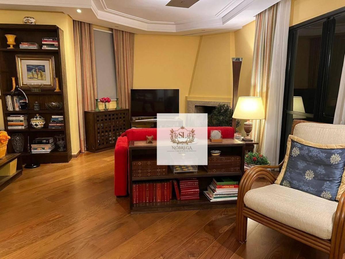 CAMPO BELO – APTO 205M2 – 4 DORM. – 3 SUÍTES – CLOSET -AR COND. – LAREIRA – AREA DE SERV. COMPLETO –