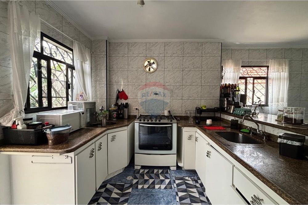 “Casa Espaçosa e Aconchegante, com 6 Quartos em São Paulo”