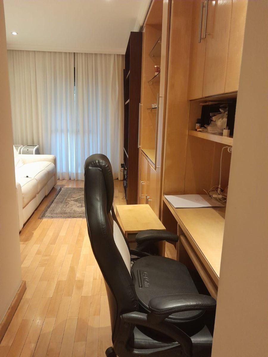 Apartamento com 180 m² e 4 quartos à venda em Perdizes