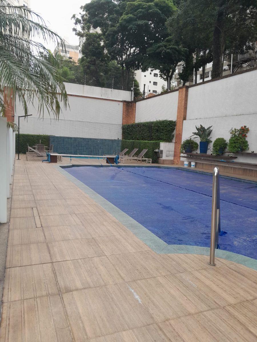 Apartamento com 180 m² e 4 quartos à venda em Perdizes