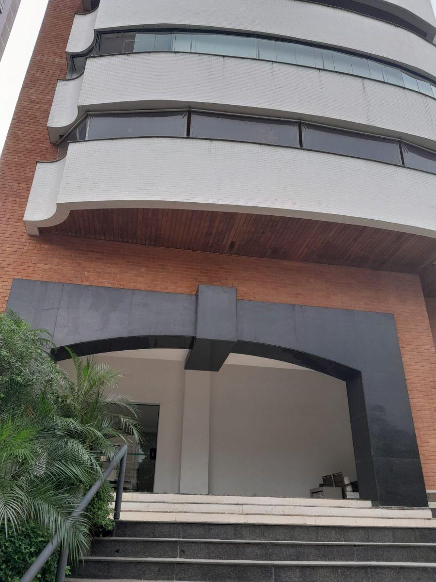 Apartamento com 180 m² e 4 quartos à venda em Perdizes