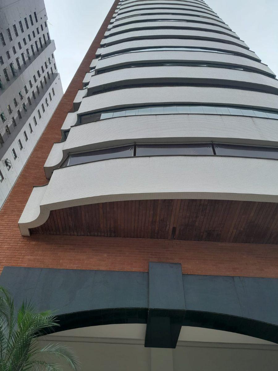Apartamento com 180 m² e 4 quartos à venda em Perdizes