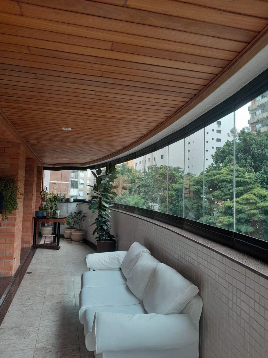Apartamento com 180 m² e 4 quartos à venda em Perdizes