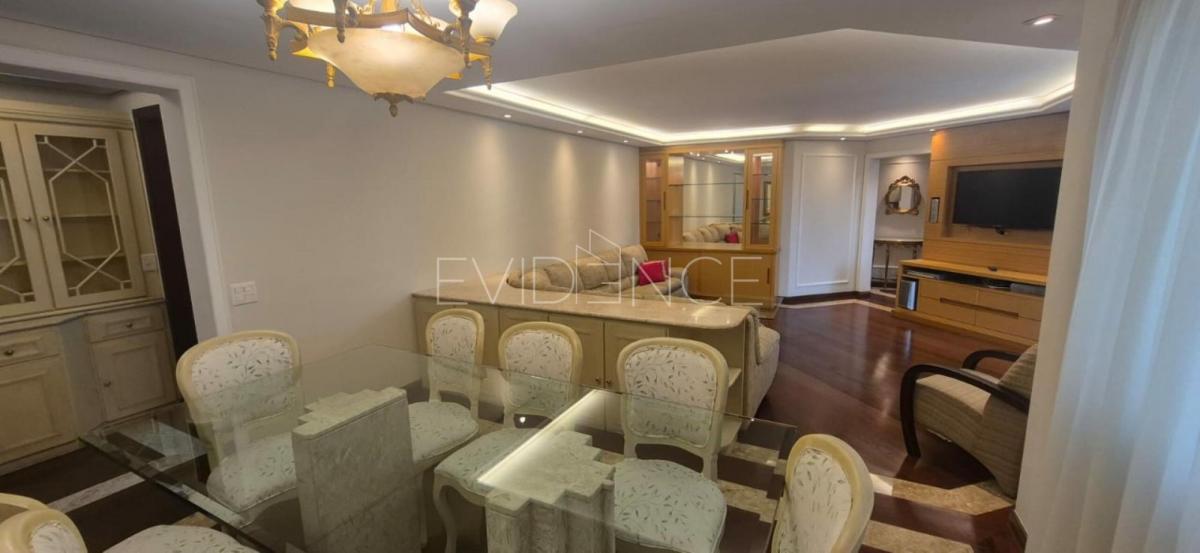 Apartamento mobiliado com 3 dormitórios, suíte e 3 vagas no Jardim Anália Franco