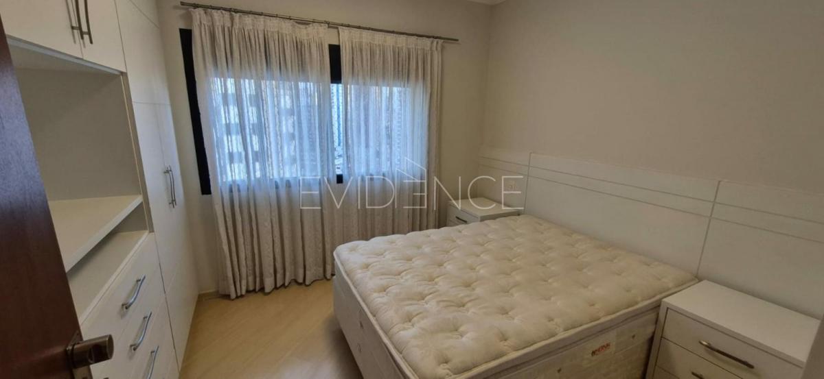 Apartamento mobiliado com 3 dormitórios, suíte e 3 vagas no Jardim Anália Franco