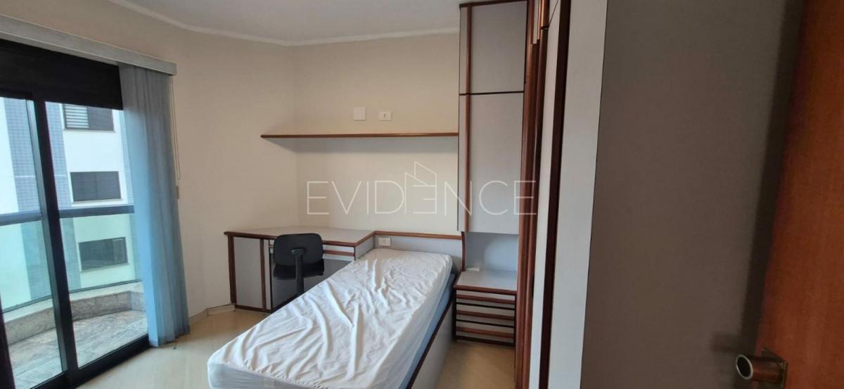 Apartamento mobiliado com 3 dormitórios, suíte e 3 vagas no Jardim Anália Franco