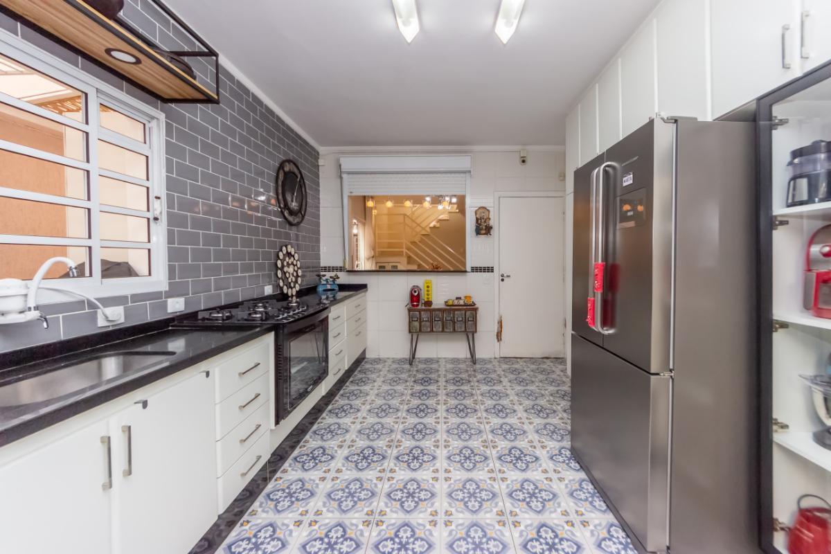 Atraente sobrado para venda em Vila Sônia com 3 quartos, sendo 1 suíte , 218m²