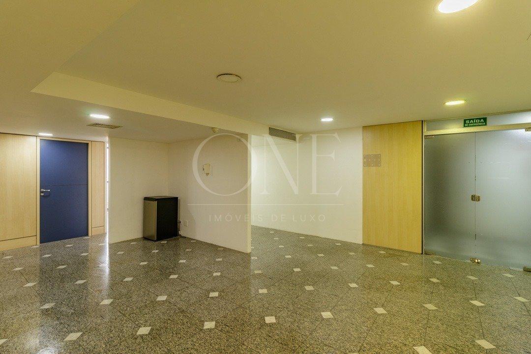 Comercial à venda – no Jardim Paulistano
