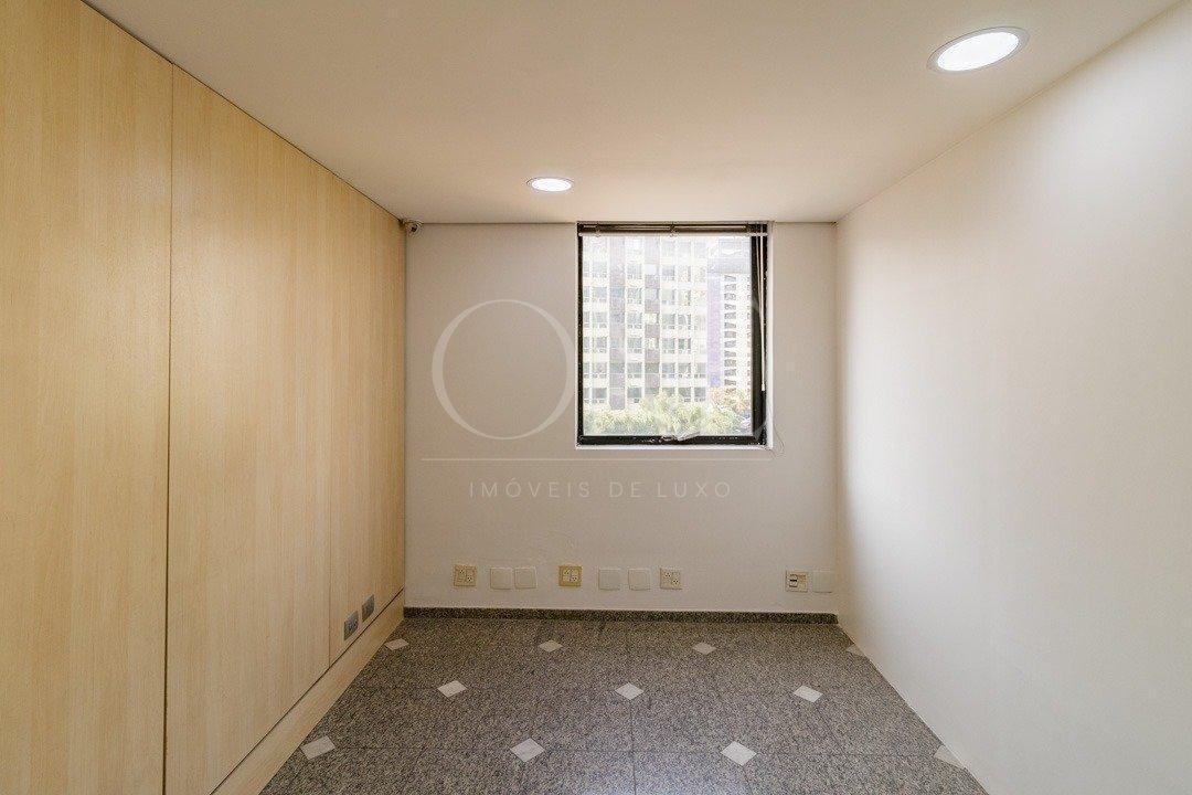 Comercial à venda – no Jardim Paulistano
