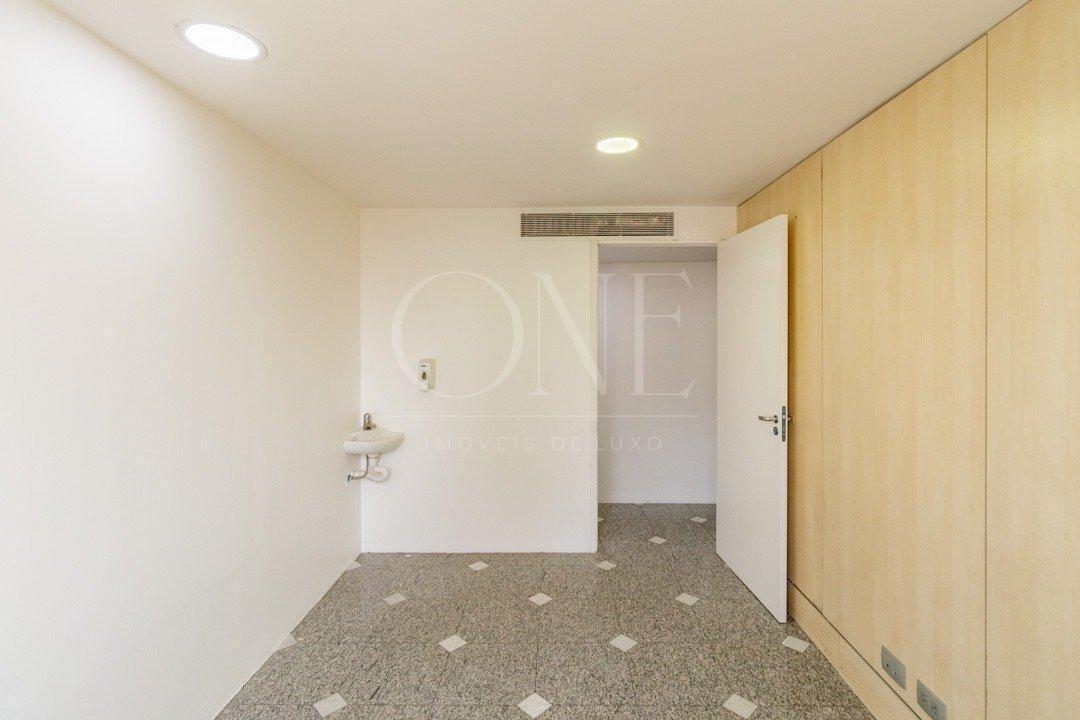 Comercial à venda – no Jardim Paulistano