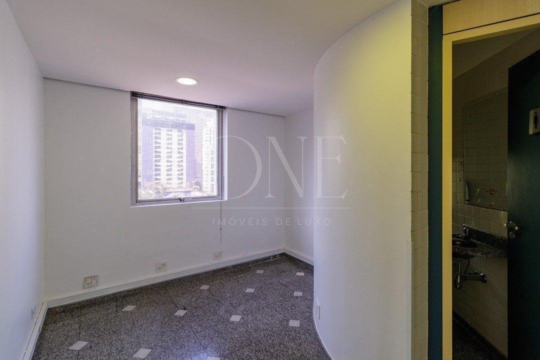 Comercial à venda – no Jardim Paulistano