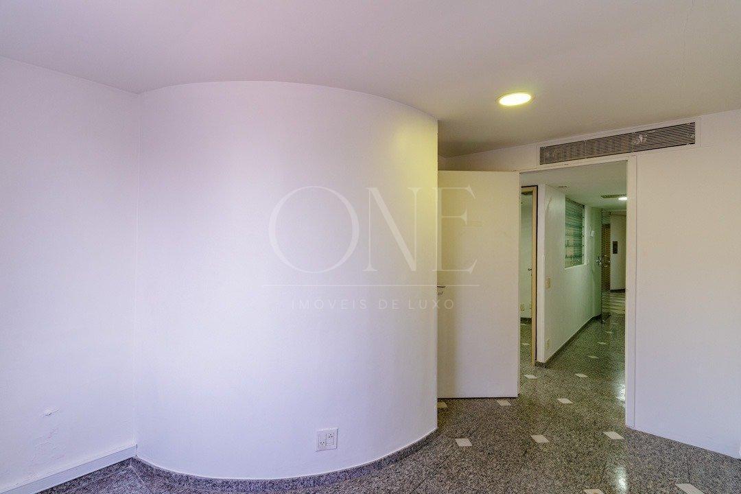 Comercial à venda – no Jardim Paulistano