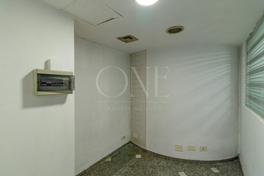 Comercial à venda – no Jardim Paulistano