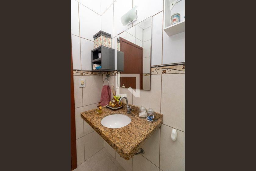 Casa à Venda – Vila Mazzei, 2 Quartos, 84 m² – São Paulo
