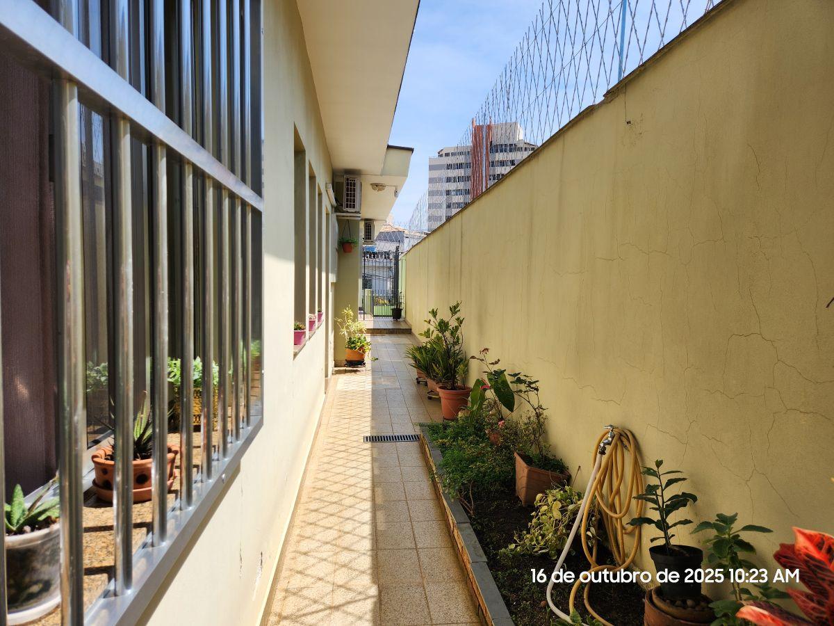 Excelente casa de 159 m² com 3 dormitórios e 04 vagas de garagem na Vila Ipojuca