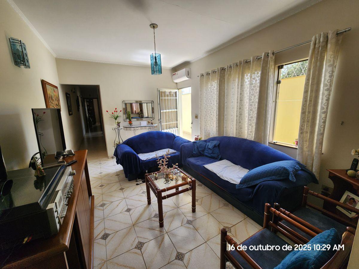 Excelente casa de 159 m² com 3 dormitórios e 04 vagas de garagem na Vila Ipojuca