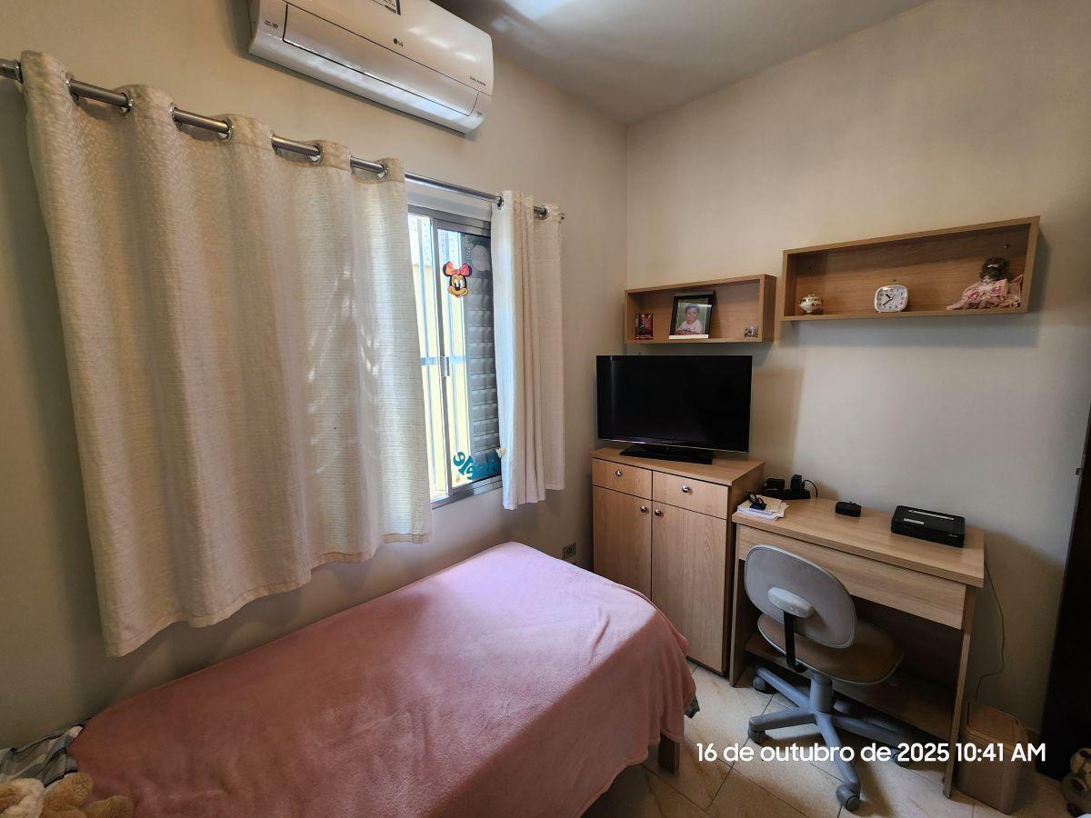 Excelente casa de 159 m² com 3 dormitórios e 04 vagas de garagem na Vila Ipojuca