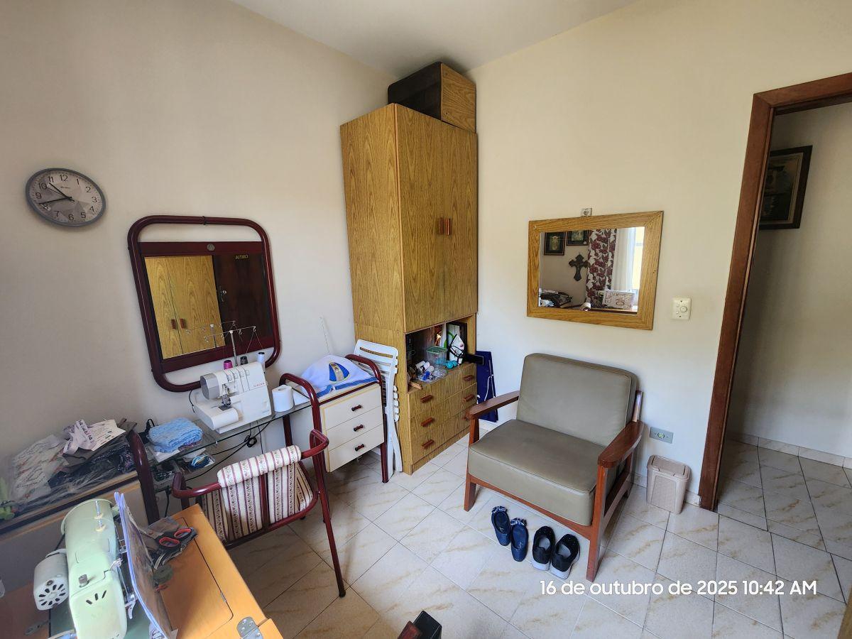 Excelente casa de 159 m² com 3 dormitórios e 04 vagas de garagem na Vila Ipojuca