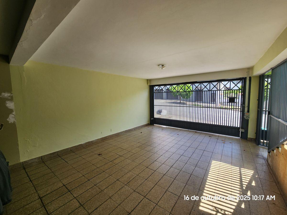 Excelente casa de 159 m² com 3 dormitórios e 04 vagas de garagem na Vila Ipojuca