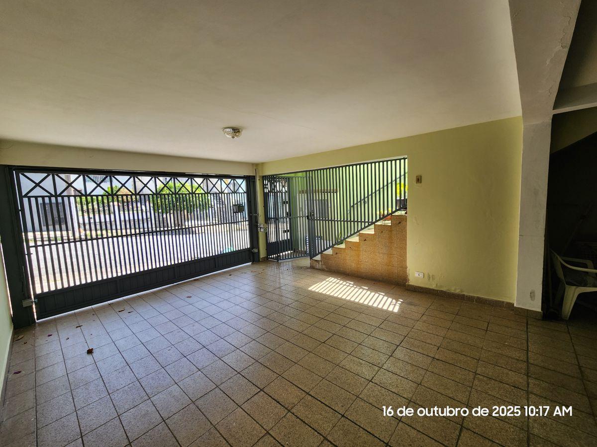 Excelente casa de 159 m² com 3 dormitórios e 04 vagas de garagem na Vila Ipojuca