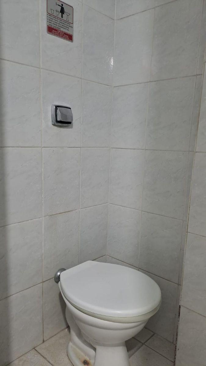 Comercial, 1 salão de 135 m² mais 3 banheiros, sala e Mezanino total de 175m², aluguel em Perdizes