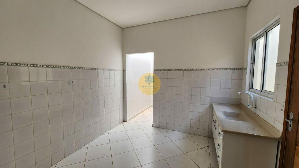 Casa térrea de 80 m² com 02 dormitórios para venda e locação na Vila Romana