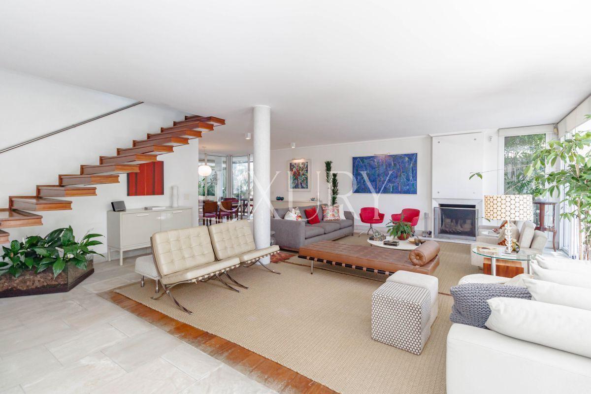Casa com 352 m², 3 quartos sendo 1 suíte à venda no bairro Alto de Pinheiros.