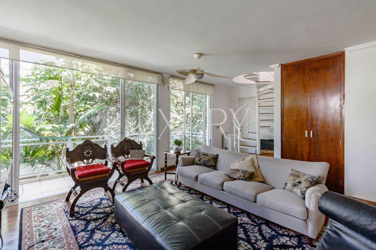 Casa com 352 m², 3 quartos sendo 1 suíte à venda no bairro Alto de Pinheiros.