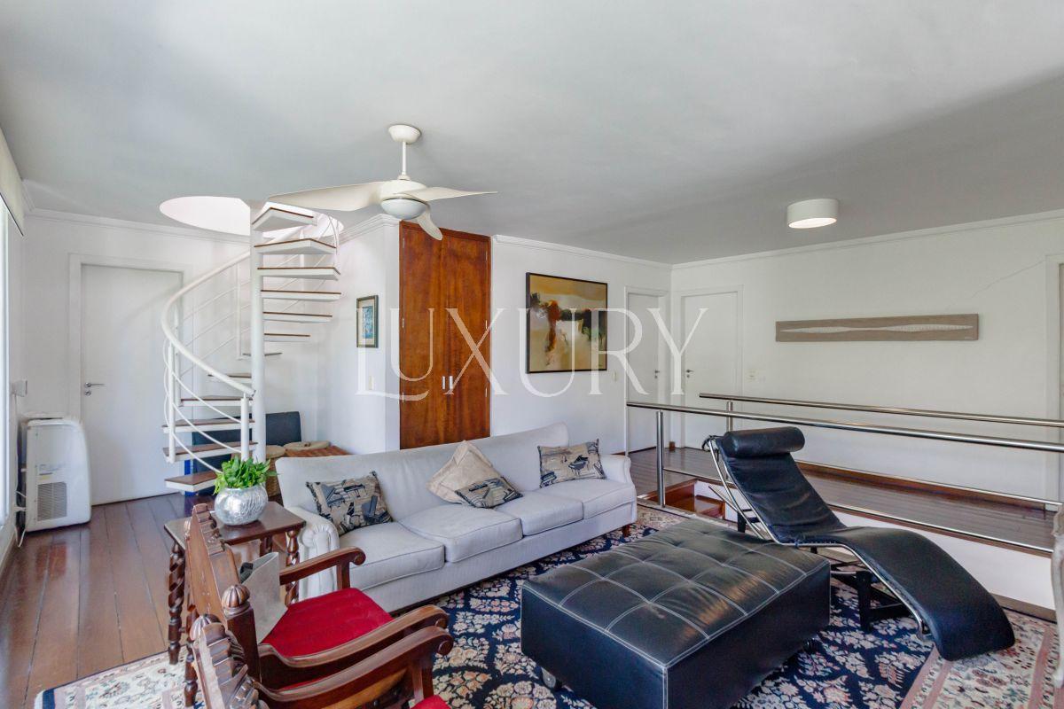 Casa com 352 m², 3 quartos sendo 1 suíte à venda no bairro Alto de Pinheiros.