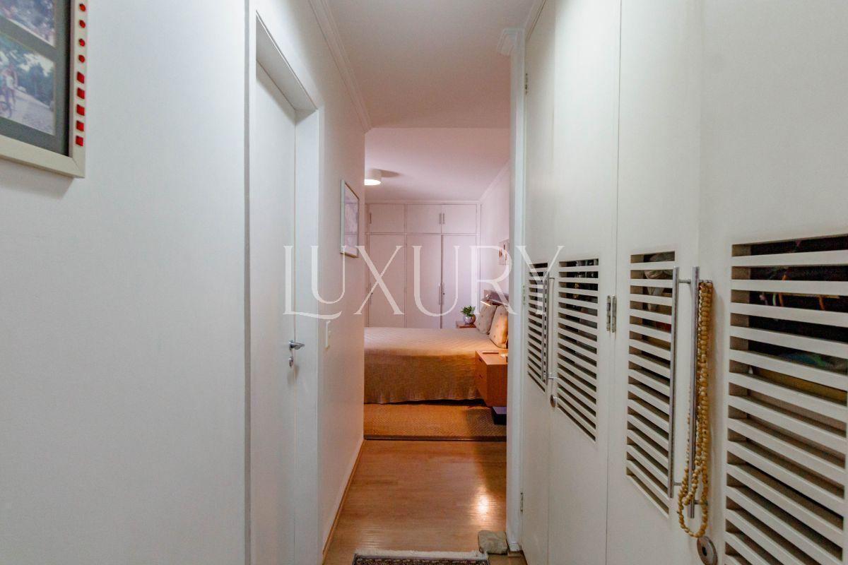 Casa com 352 m², 3 quartos sendo 1 suíte à venda no bairro Alto de Pinheiros.