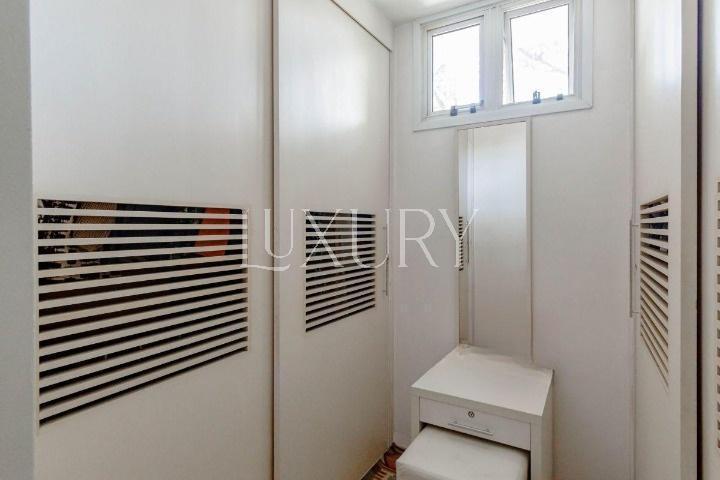 Casa com 352 m², 3 quartos sendo 1 suíte à venda no bairro Alto de Pinheiros.