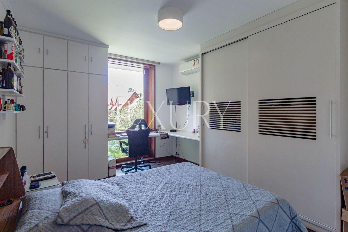 Casa com 352 m², 3 quartos sendo 1 suíte à venda no bairro Alto de Pinheiros.