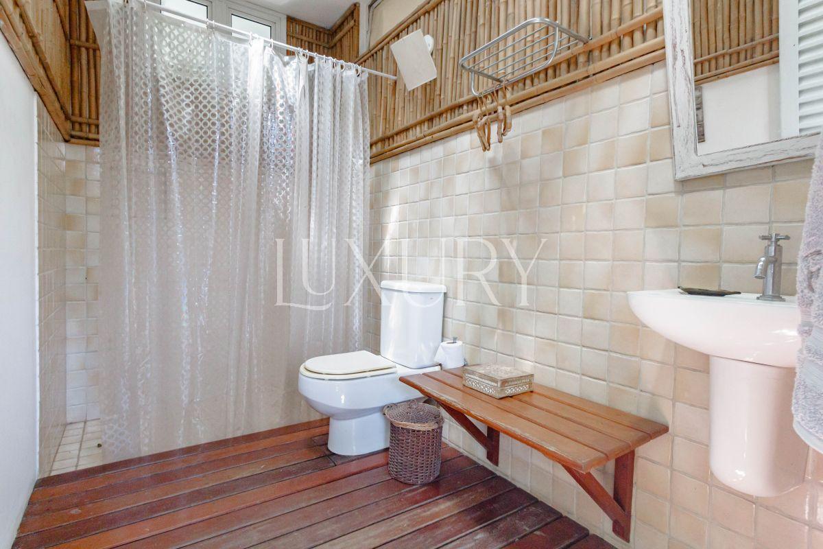 Casa com 352 m², 3 quartos sendo 1 suíte à venda no bairro Alto de Pinheiros.