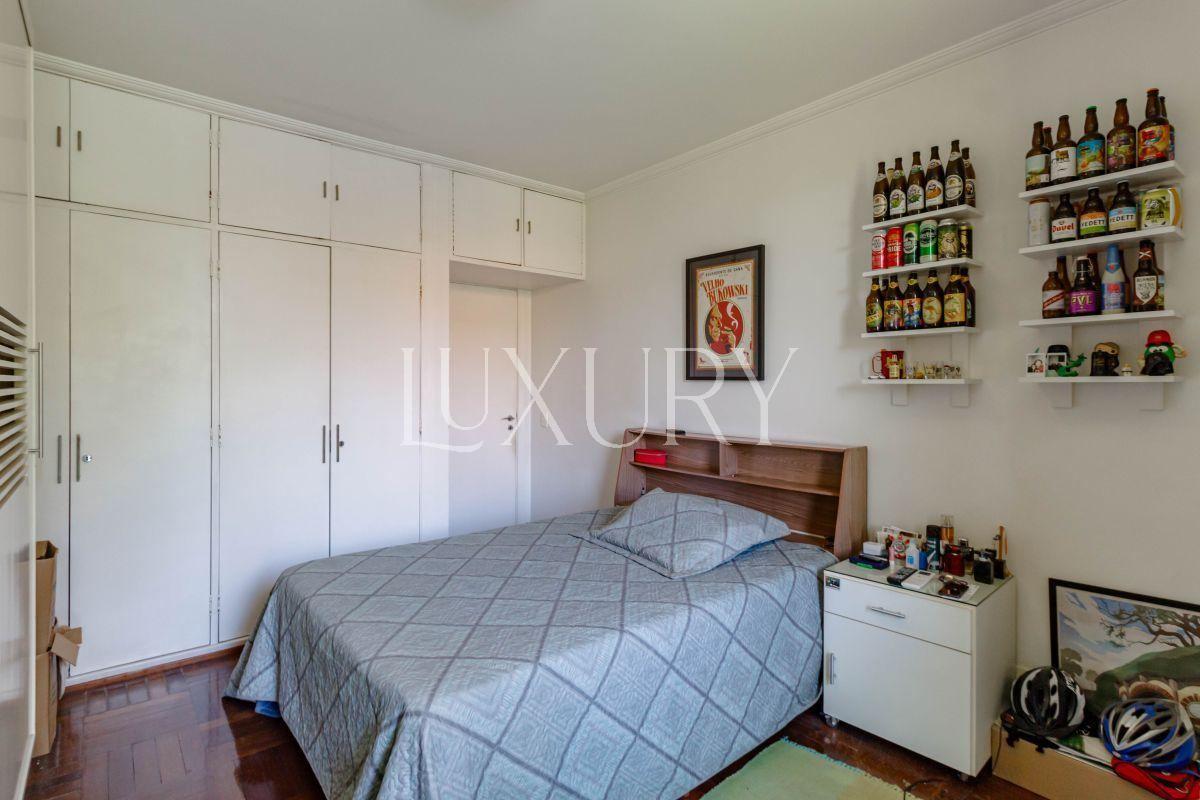 Casa com 352 m², 3 quartos sendo 1 suíte à venda no bairro Alto de Pinheiros.