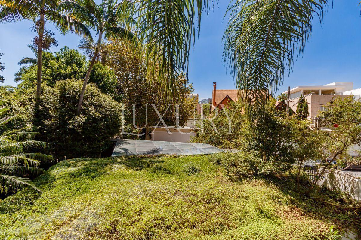 Casa com 352 m², 3 quartos sendo 1 suíte à venda no bairro Alto de Pinheiros.