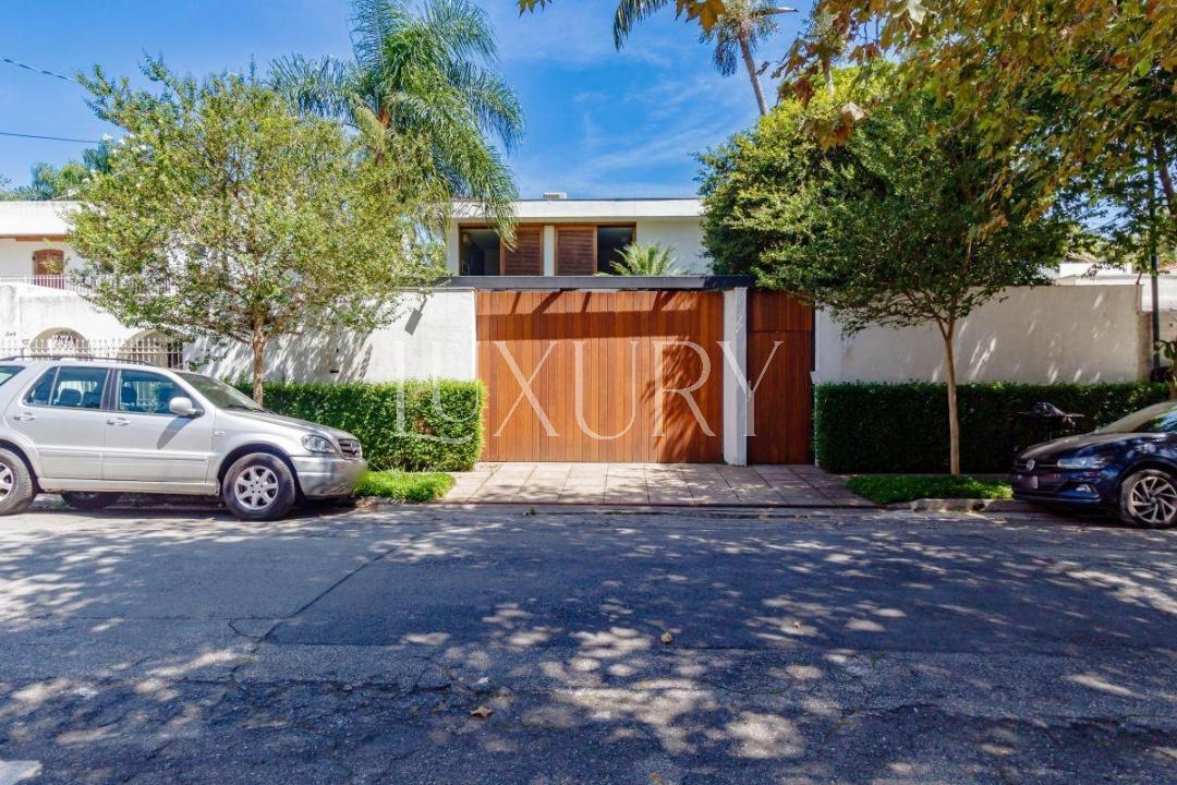 Casa com 352 m², 3 quartos sendo 1 suíte à venda no bairro Alto de Pinheiros.