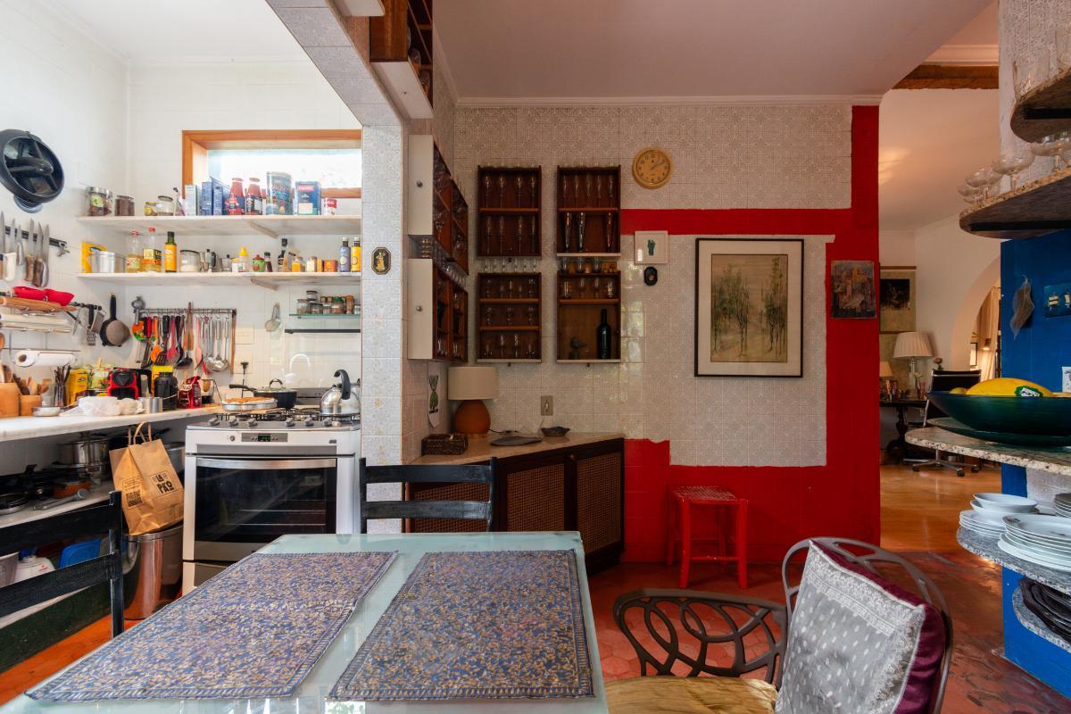 Aconchegante casa tipo para venda em Pacaembu com 5 quartos, sendo 2 suítes, 400m² – karinaugustinsk