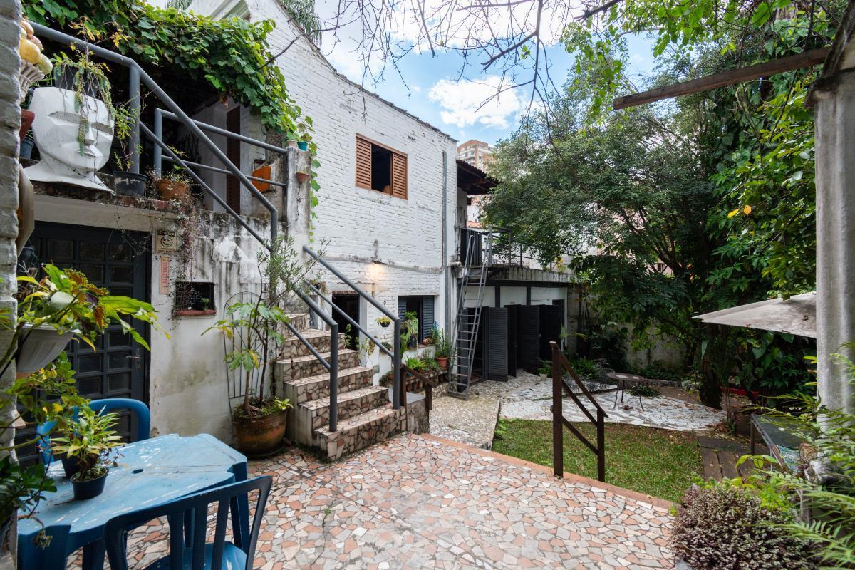 Aconchegante casa tipo para venda em Pacaembu com 5 quartos, sendo 2 suítes, 400m² – karinaugustinsk