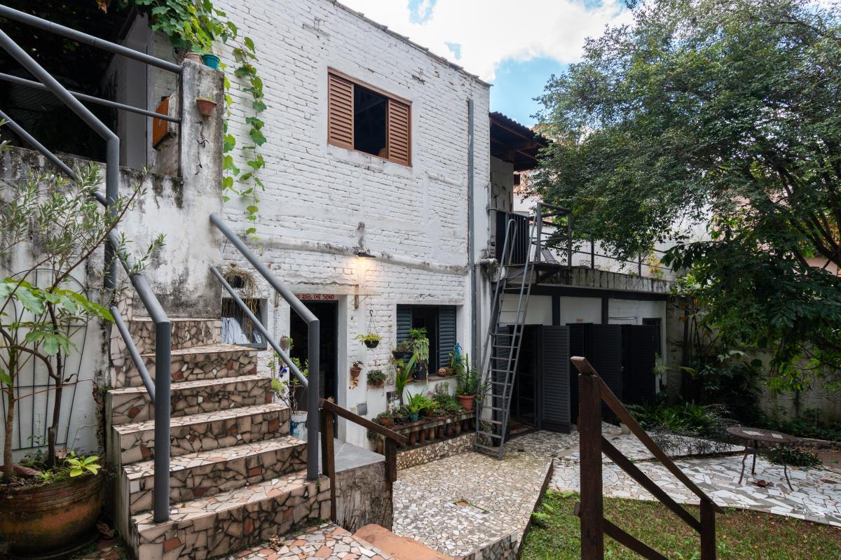 Aconchegante casa tipo para venda em Pacaembu com 5 quartos, sendo 2 suítes, 400m² – karinaugustinsk