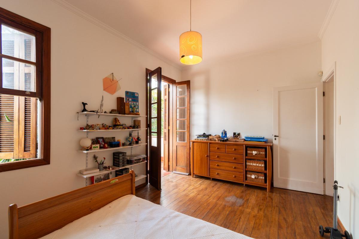 Aconchegante casa tipo para venda em Pacaembu com 5 quartos, sendo 2 suítes, 400m² – karinaugustinsk