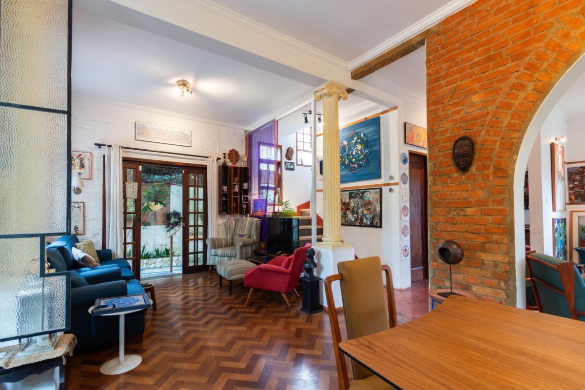 Aconchegante casa tipo para venda em Pacaembu com 5 quartos, sendo 2 suítes, 400m² – karinaugustinsk