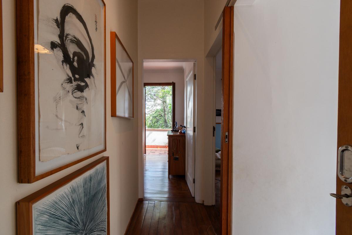 Aconchegante casa tipo para venda em Pacaembu com 5 quartos, sendo 2 suítes, 400m² – karinaugustinsk